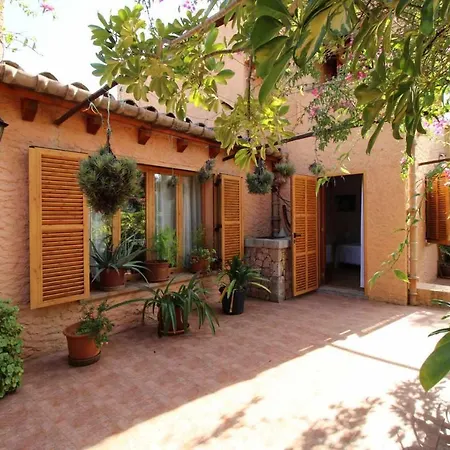 Holiday home Gato Den Vives Casa 4 Con Piscina