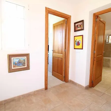 Holiday home Gato Den Vives Casa 4 Con Piscina