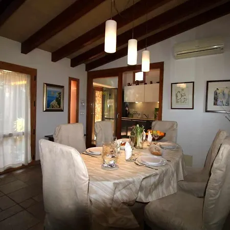 Holiday home Gato Den Vives Casa 4 Con Piscina