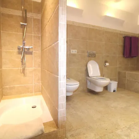 Gato Den Vives Casa 4 Con Piscina Holiday home